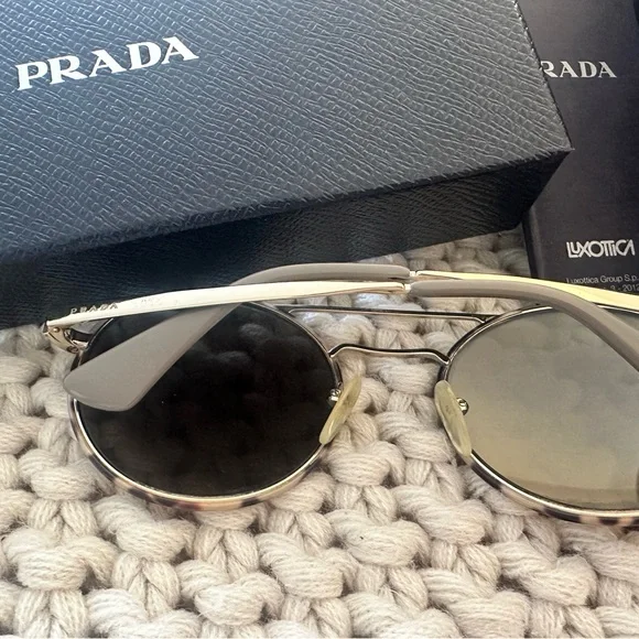 Prada sunglasses - Picture 3 of 8